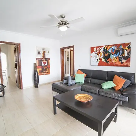 Villa Extraordinary 3 Bedrooms Naraku Spacious Sun Terrace Outdoor Pool, Hot Tub And Bbq *